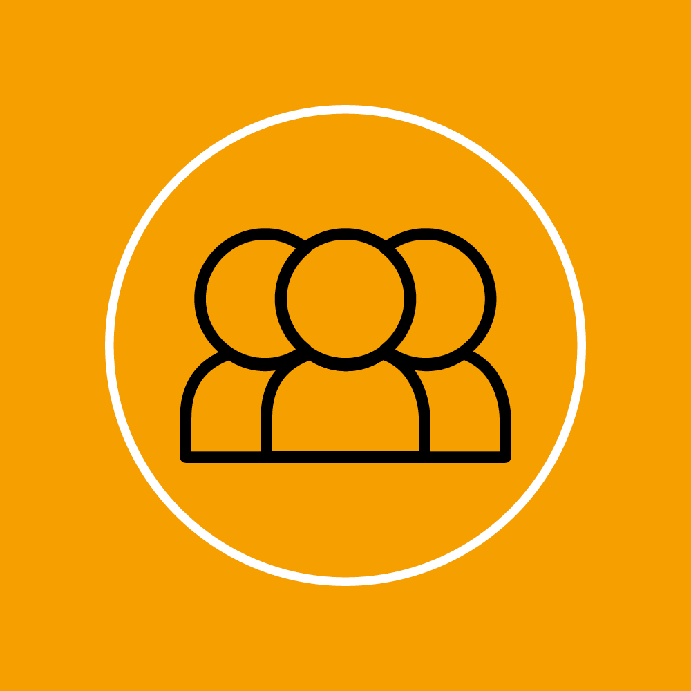 Grafik: Kreis mit einer Gruppe von drei Figuren auf orangefarbenem Hintergrund